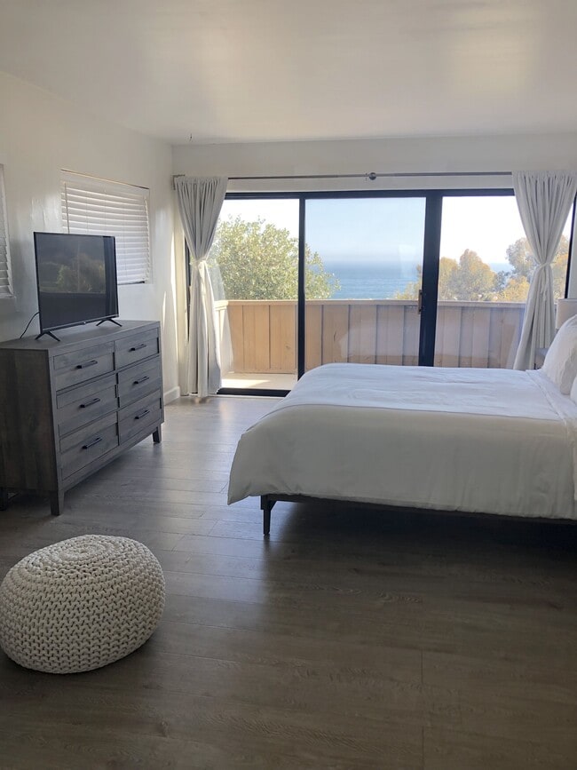 Building Photo - 23914 De Ville Way