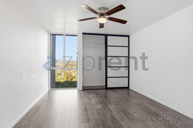 Building Photo - 4295 Vía Arbolada