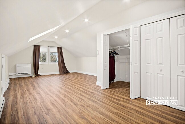 Building Photo - 42 Parsons St