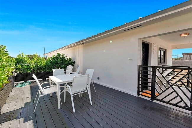 Building Photo - 243 NW 57th Ave