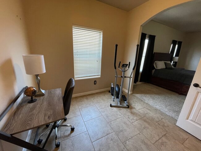 Building Photo - 1813 Amber Dr