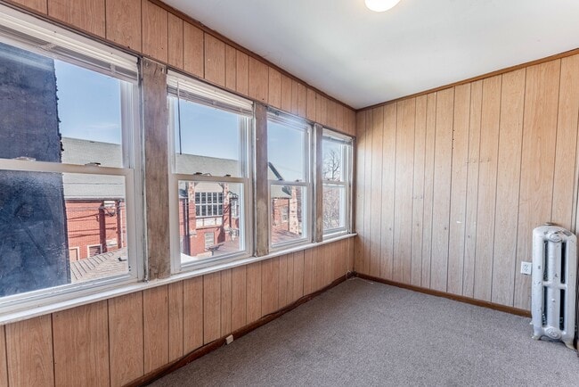 Building Photo - 1845 S Oak Park Ave