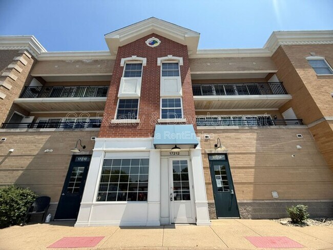Building Photo - 17212 Oak Park Ave