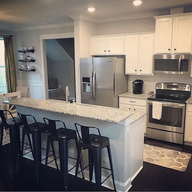 Building Photo - 2812 Americus Dr