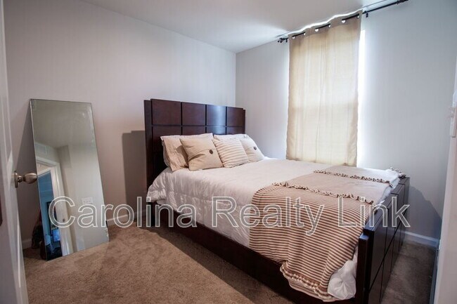 Building Photo - 2417 Fathom Wy