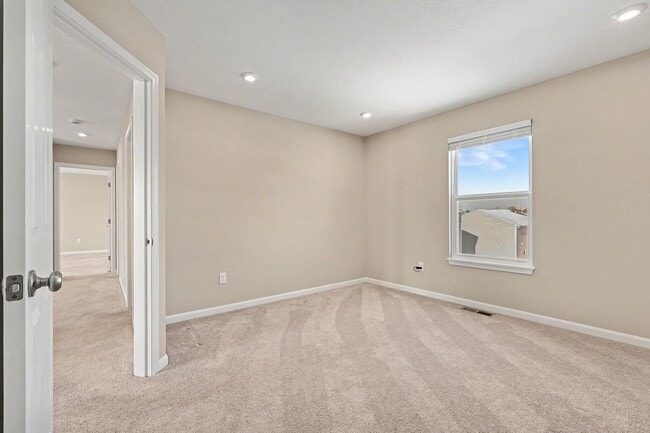 Building Photo - 2116 Penny Ln