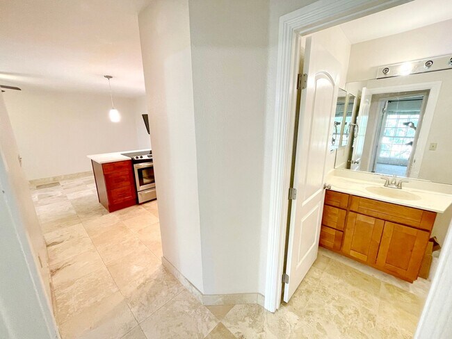 Building Photo - South Maui - Keonekai Villages - Top Floor...