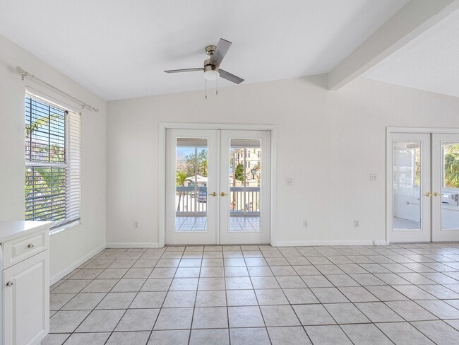 Building Photo - JUST REDUCED- $500 OFF FIRST MONTHS RENT!