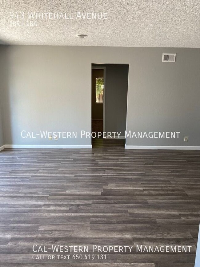 Building Photo - 943 Whitehall Ave