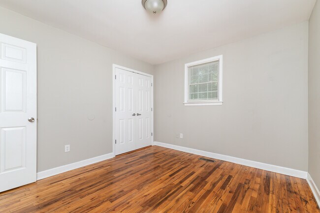 Building Photo - 314 Gower St