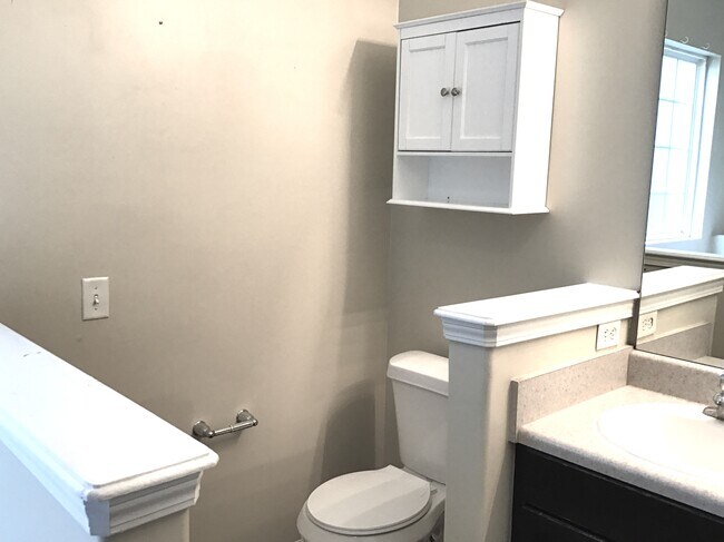 Building Photo - 30 Concordia Ct