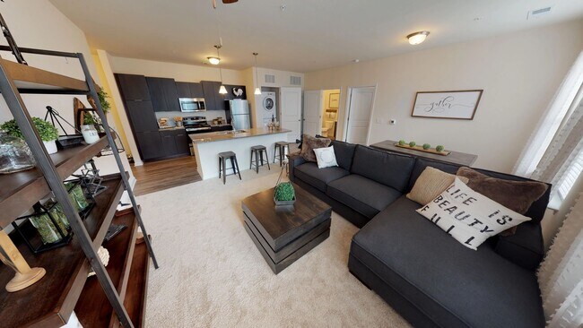 Building Photo - A3 | 1 Bed 1 Bath | 899 sf