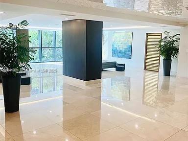 Building Photo - 540 Brickell Key Dr