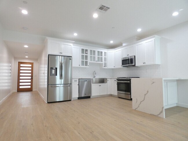 Building Photo - 5346 Lexington Ave