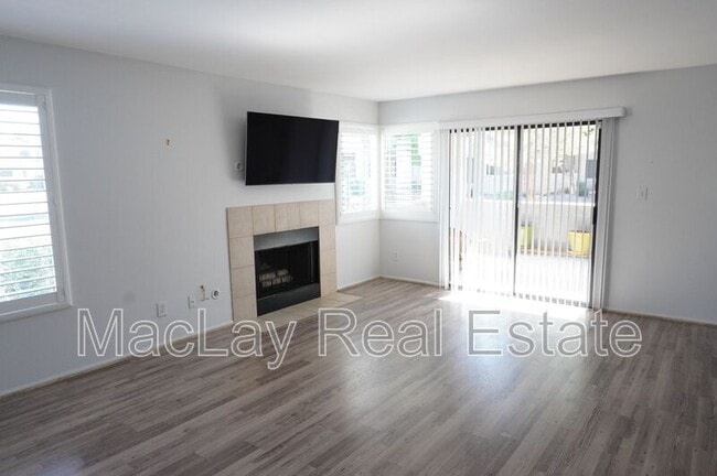 Building Photo - 10115 E Mountain View Rd