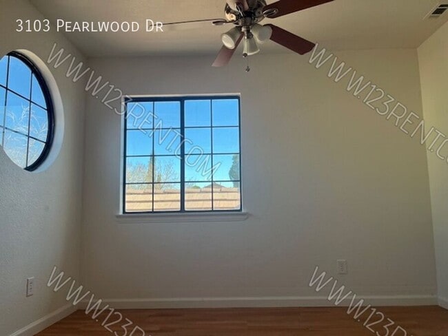 Building Photo - 3103 Pearlwood Dr