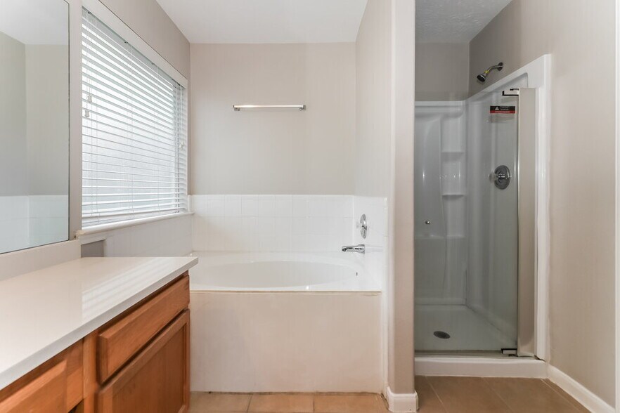 Building Photo - 14227 Noahs Landing Ln