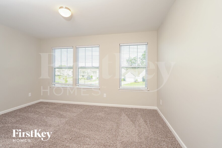 Building Photo - 2377 Dukes Hollow Ct