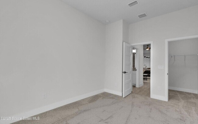 Building Photo - 479 Alamo St