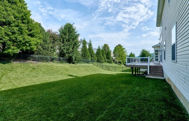 Building Photo - Executive Lease Opportunity - 4 Bed 3 Bath