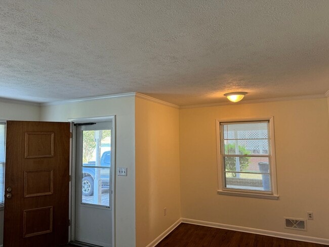 Building Photo - 901 4th Ave NE