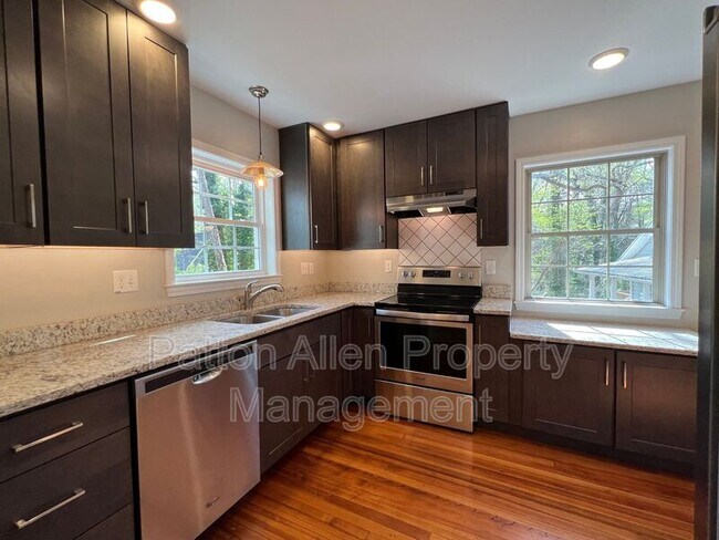 Building Photo - 179 Forest Hill Dr