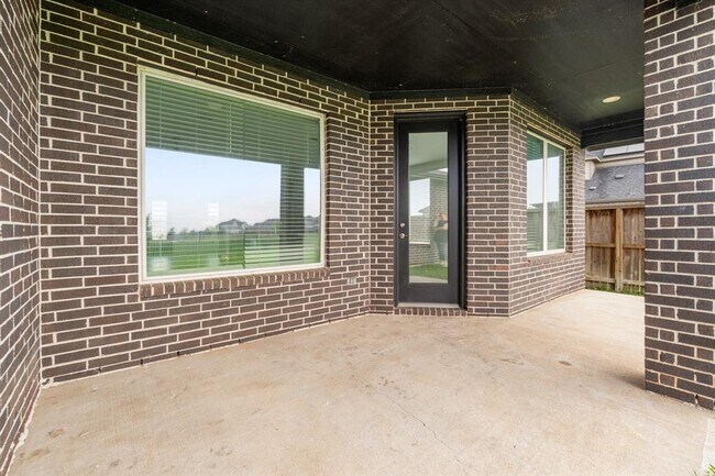 Building Photo - 29231 Red Rocks Pk Dr
