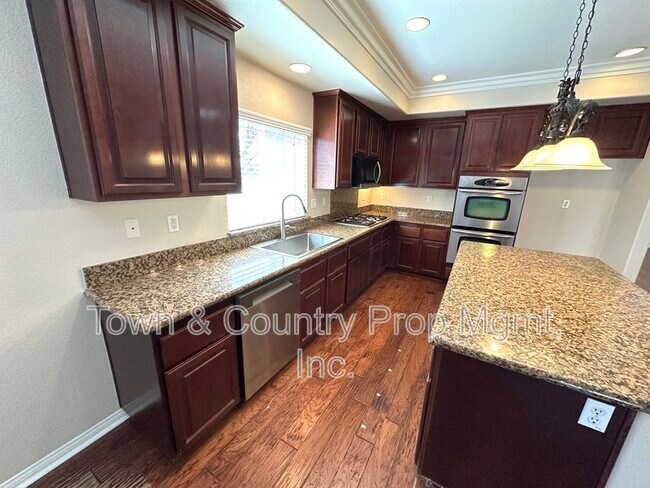 Building Photo - 9360 Alderwood Dr