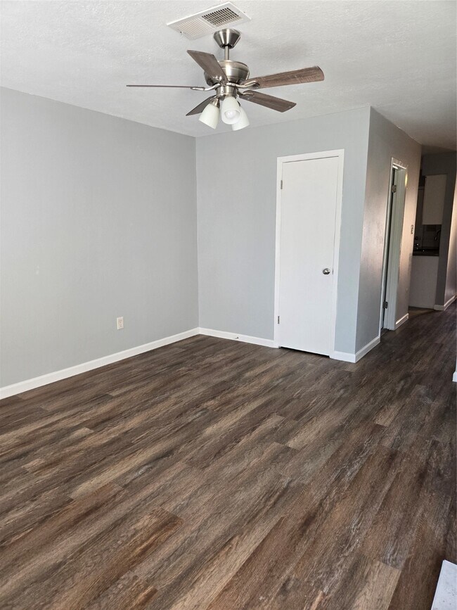 Building Photo - 1353 Ramada Dr