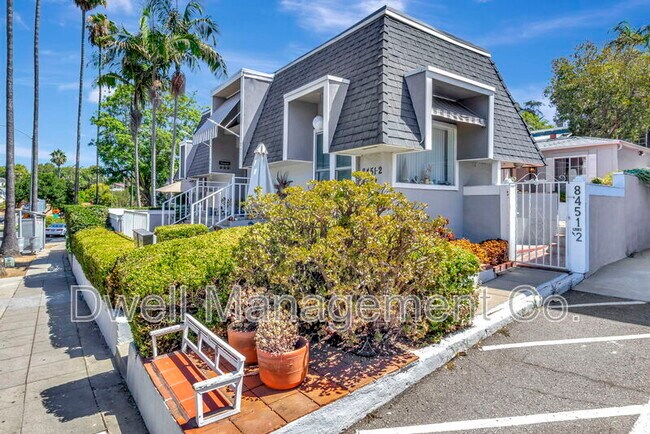Building Photo - 8451 La Mesa Blvd
