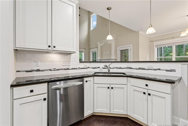 Building Photo - 95 Valley Brook Ln
