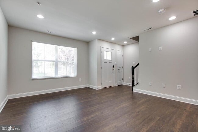 Building Photo - 7110 Druce Way