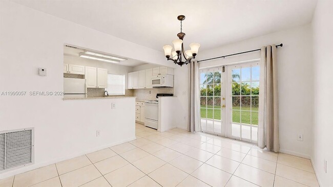 Building Photo - 15305 SW 104th Ave