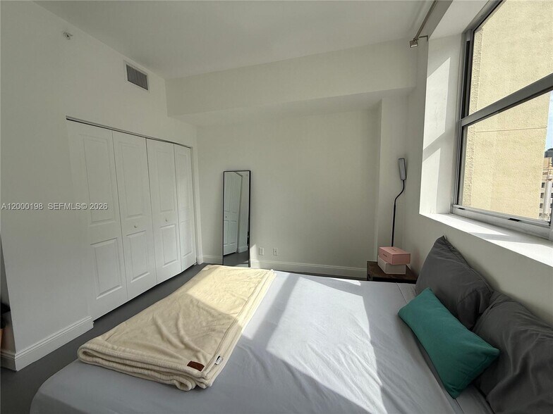 Building Photo - 111 E Flagler St