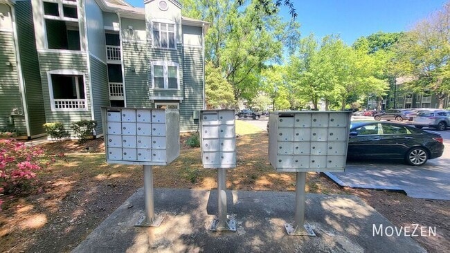 Building Photo - 1221 Westview Ln