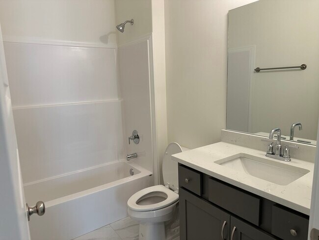 Building Photo - 5661 Pleasant Pk Pl