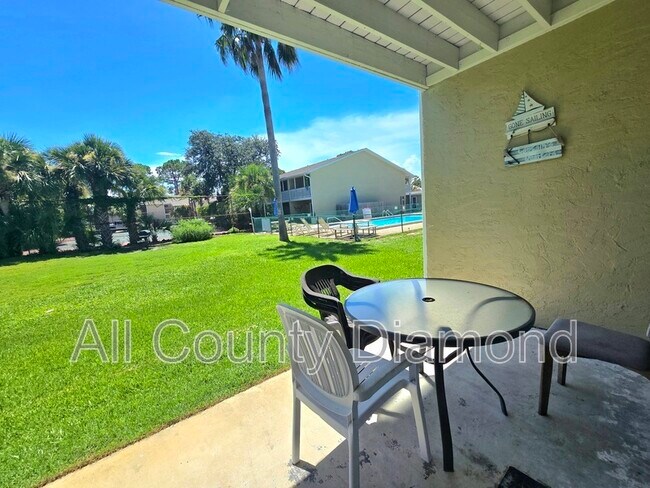 Building Photo - 6903 N Lagoon Dr