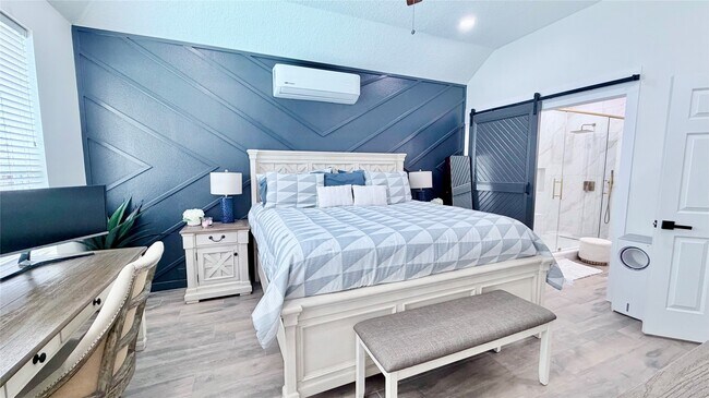 Building Photo - 2708 Sunnycreek Ln