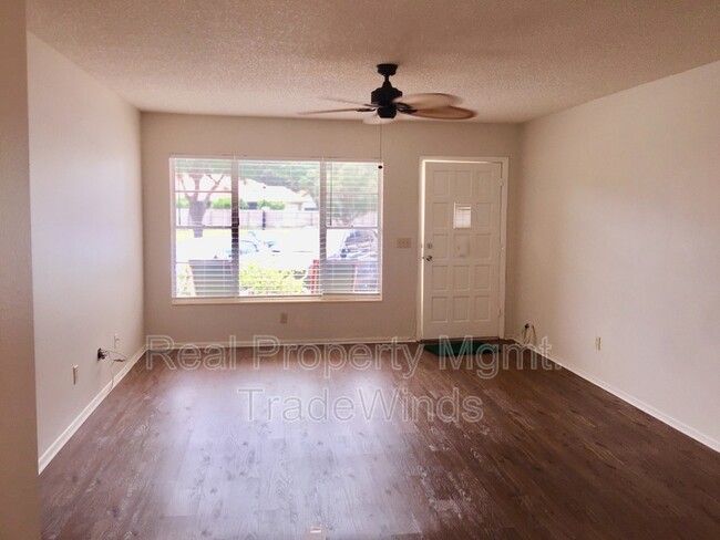 Building Photo - 2256 Spanish Dr