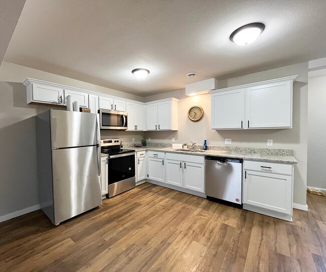 Building Photo - Fox Meadows Townhomes