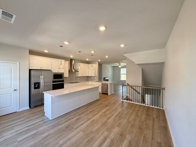 Building Photo - 206 Daybreak Ln