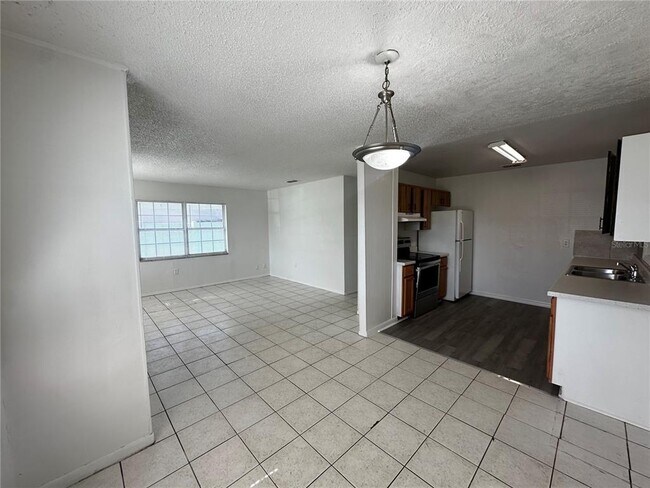 Building Photo - 5261 Letha St