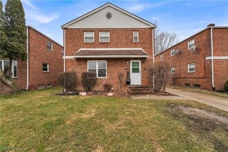 Building Photo - 478 E 222nd St