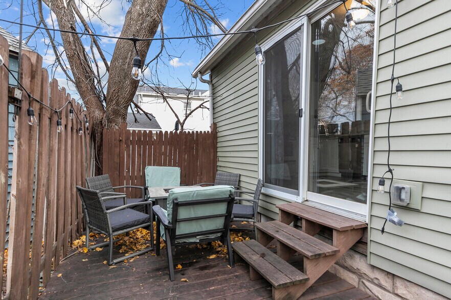 Building Photo - 509 N Lawe St