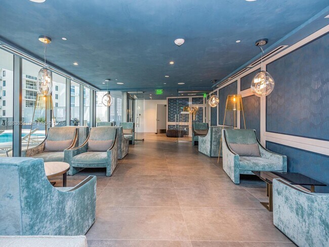 Building Photo - 1000 Brickell Plaza