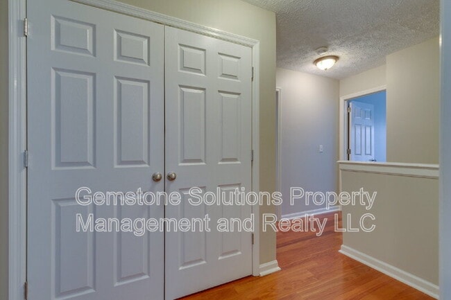 Building Photo - 55 Banwell Park