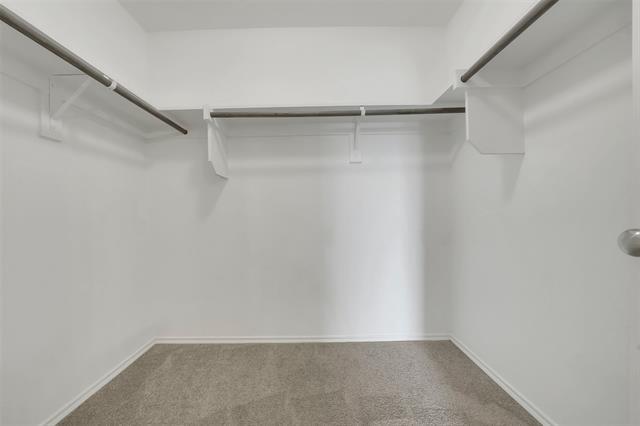 Building Photo - 2133 Meadow View Dr