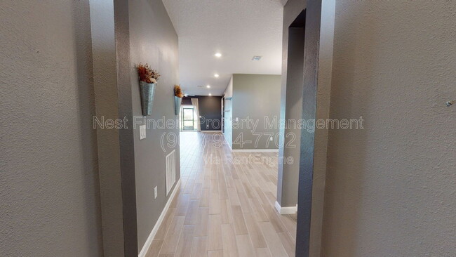 Building Photo - 189 Trumpco Dr