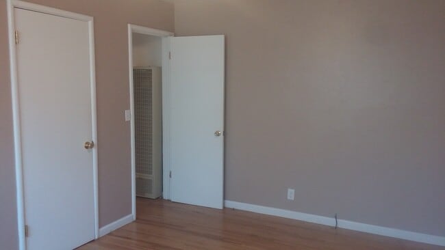 Building Photo - Recently remodeled unit in the Mayfair District offering nice amenities, 1 car garage, backyard a...