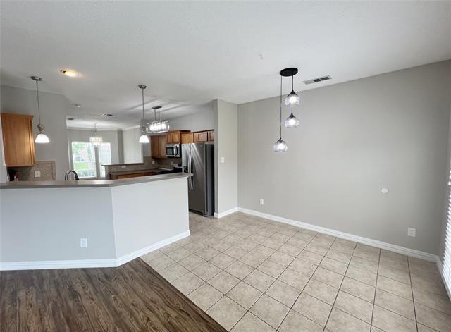 Building Photo - 613 Norwood Dr